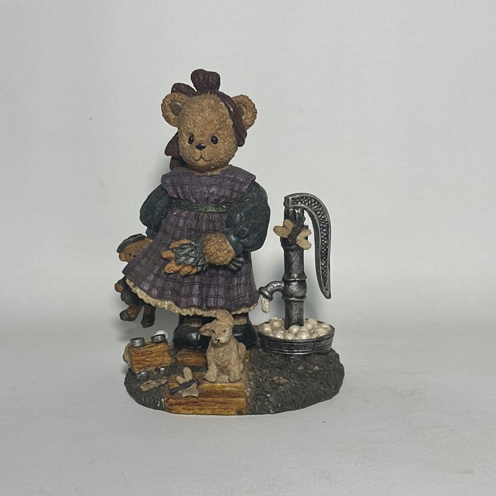 Young's Berry Hill Bears STROLL IN THE MEADOW 1997 Figurine AAGR7